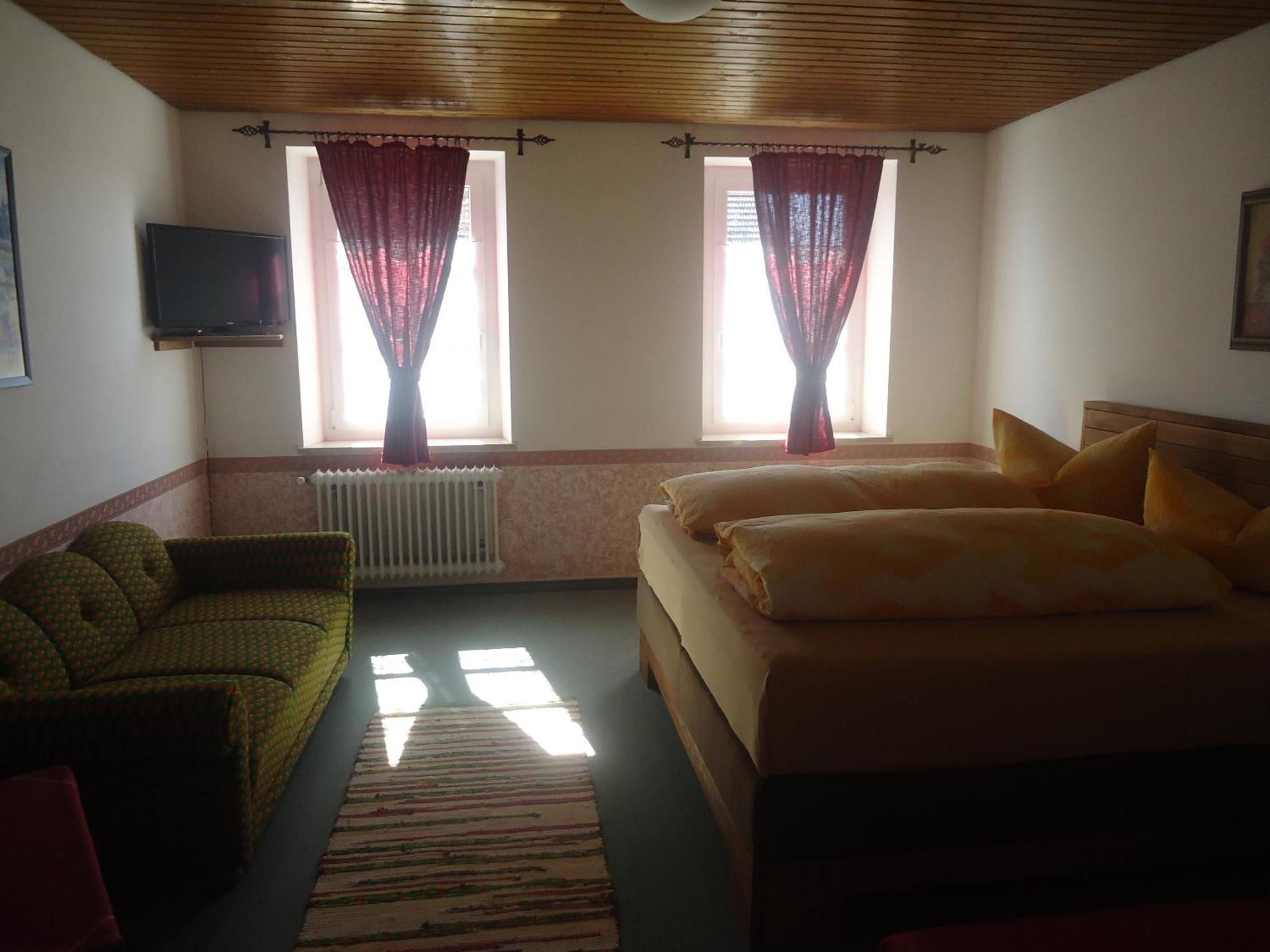 Hotel Boarding House Hohenwart Fuchstal Room photo